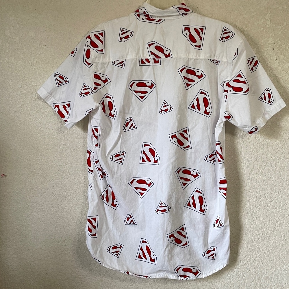 Men’s Superman Short Sleeve Shirt - Picture 5 of 5